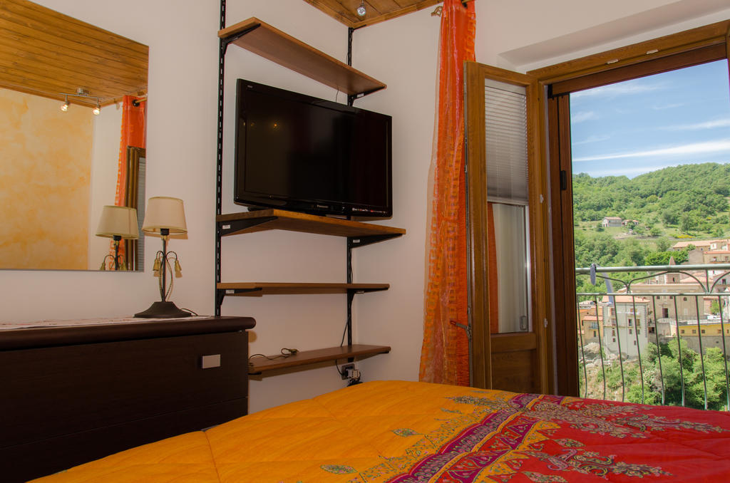 كاستلمتسانو B&B La Perla Nelle Dolomiti الغرفة الصورة